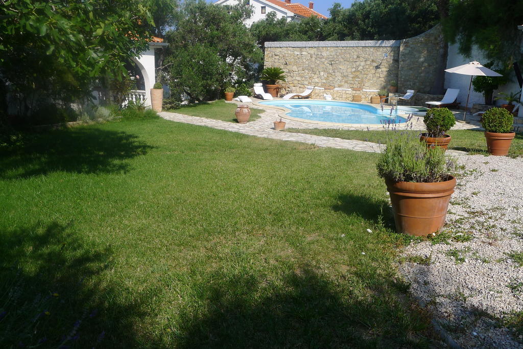 Apartments Lorenandreja Rab Town Exterior photo